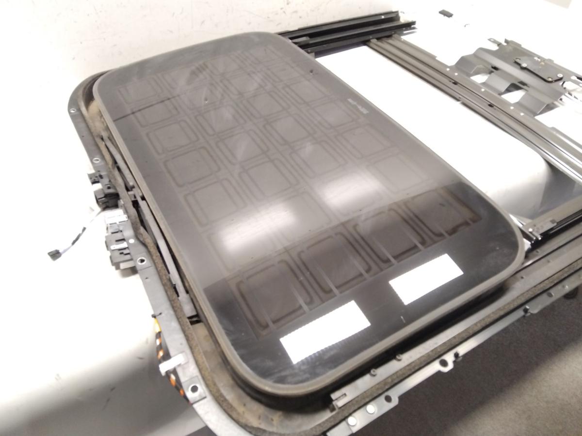 Audi A8L D4 4H Lang original elektrisches Solar Schiebedach mit Rahmen BJ2015