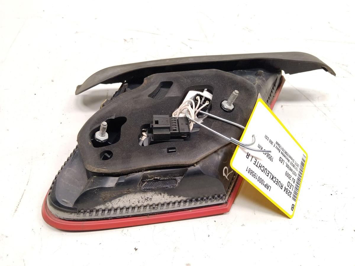 Mercedes E-Klasse Coupe C207 original Rückleuchte innen rechts LED Bj.2009