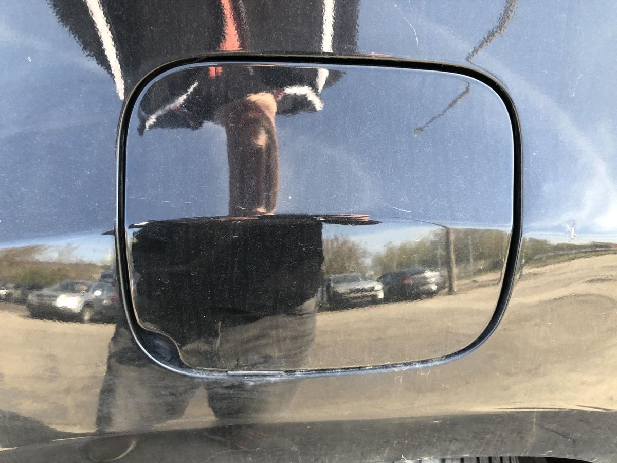 Dacia Duster 1 Typ HS Tankklappe Tankdeckel Tankverschluss NV676 Noir Nacre