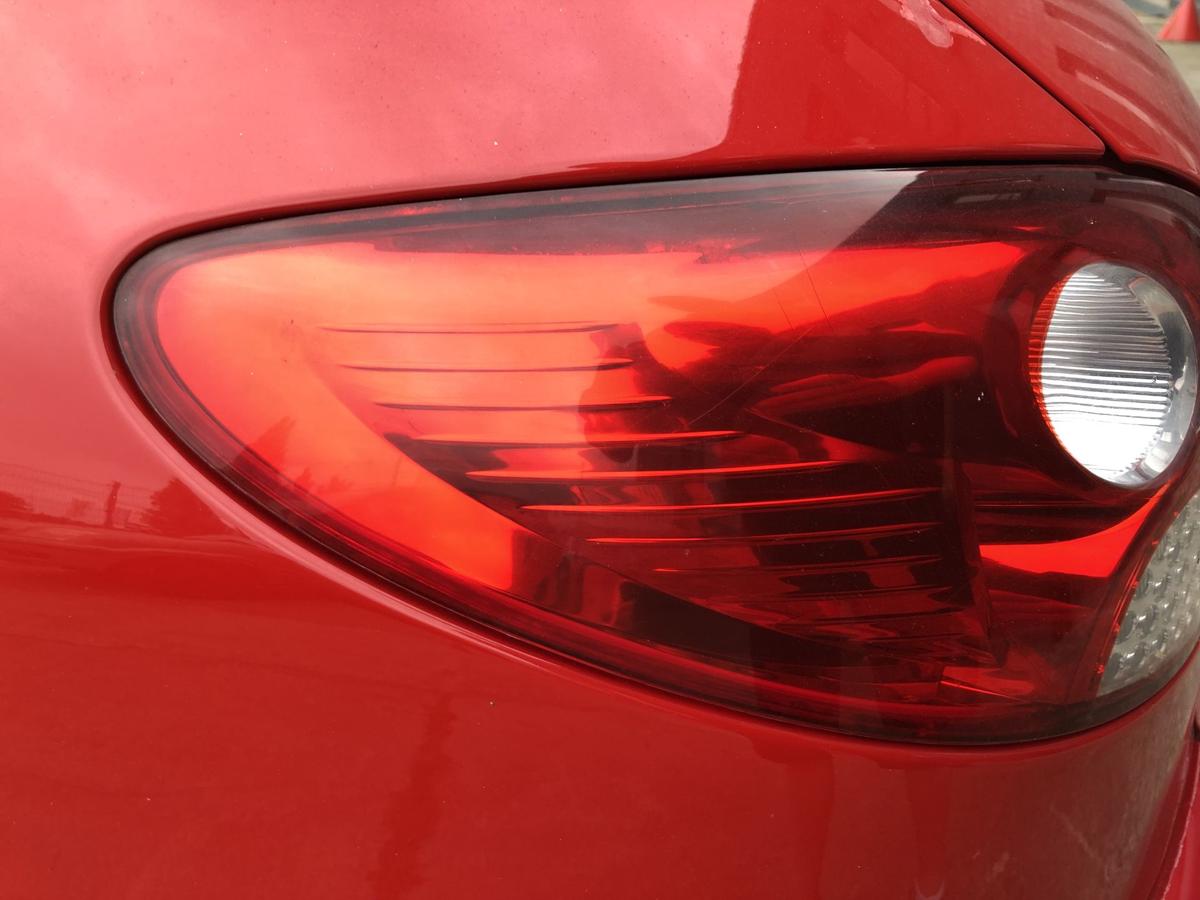 Peugeot 206+ Rückleuchte links Rücklicht Heckleuchte Schlusslicht