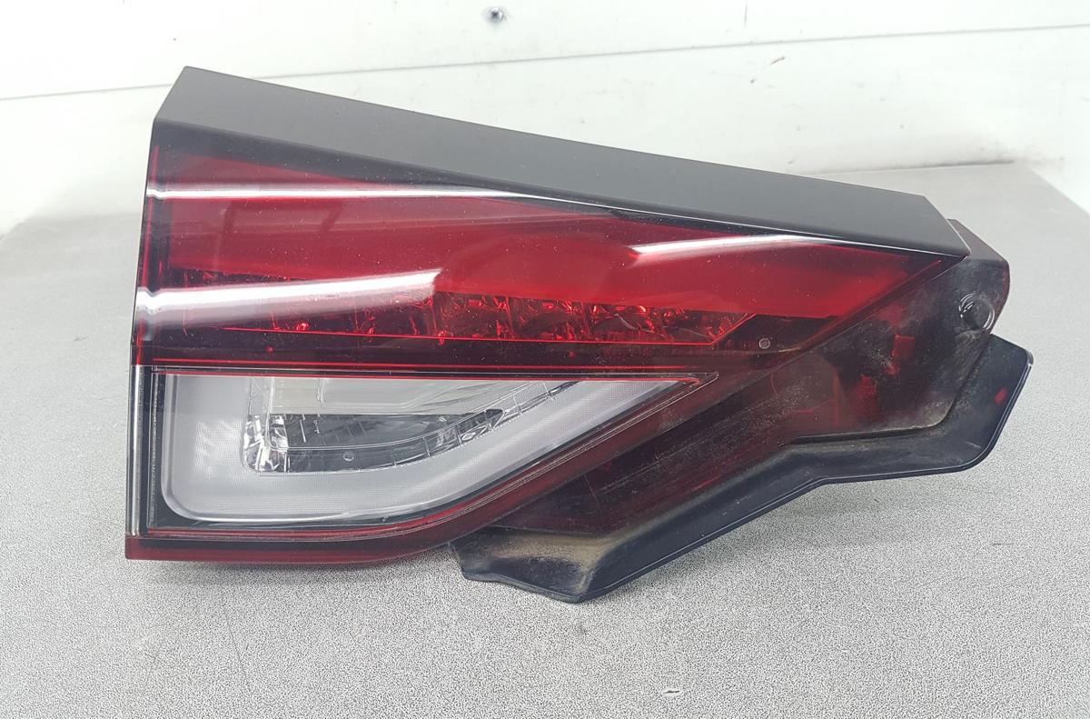 Mitsubishi Eclipse Cross R&uuml;ckleuchte innen links Bj2023 LED Modell ab 2021