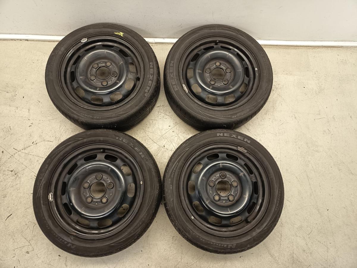 Mercedes A-Klasse W168 orig Stahlfelgen Satz Sommerreifen 5,5Jx15 ET54 Bj 2004 Mercedes A-Klasse W168 orig Stahlfelgen Satz Sommerreifen 5,5Jx15 ET54 Bj 2004