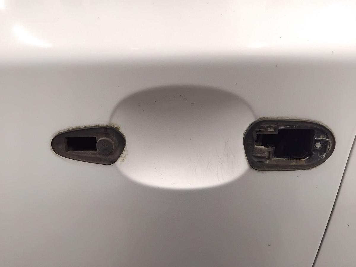 BMW 1er E87 T&uuml;r vorn links Fahrert&uuml;r 354 Titansilbermetallic 5-T&uuml;rer BJ2007