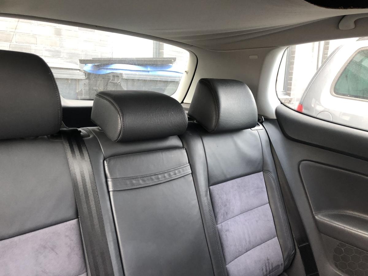 VW Golf 5 V 1K R&uuml;cksitzbank Sitzbank hinten R&uuml;ckbank Leder Alcantara 3 t&uuml;rer