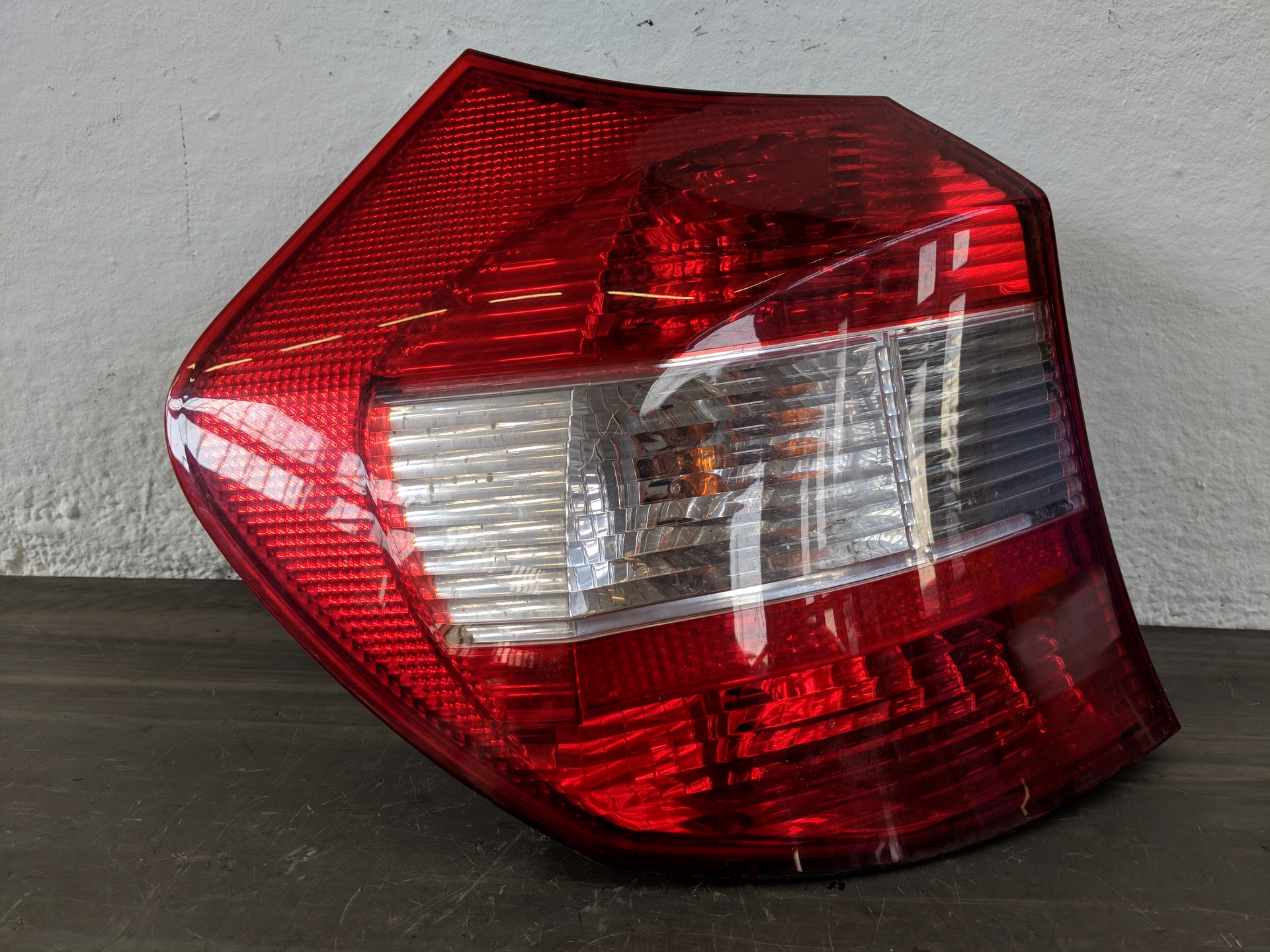 BMW 1er E87 Bj 05 Rückleuchte Rücklicht Heckleuchte links 6924501