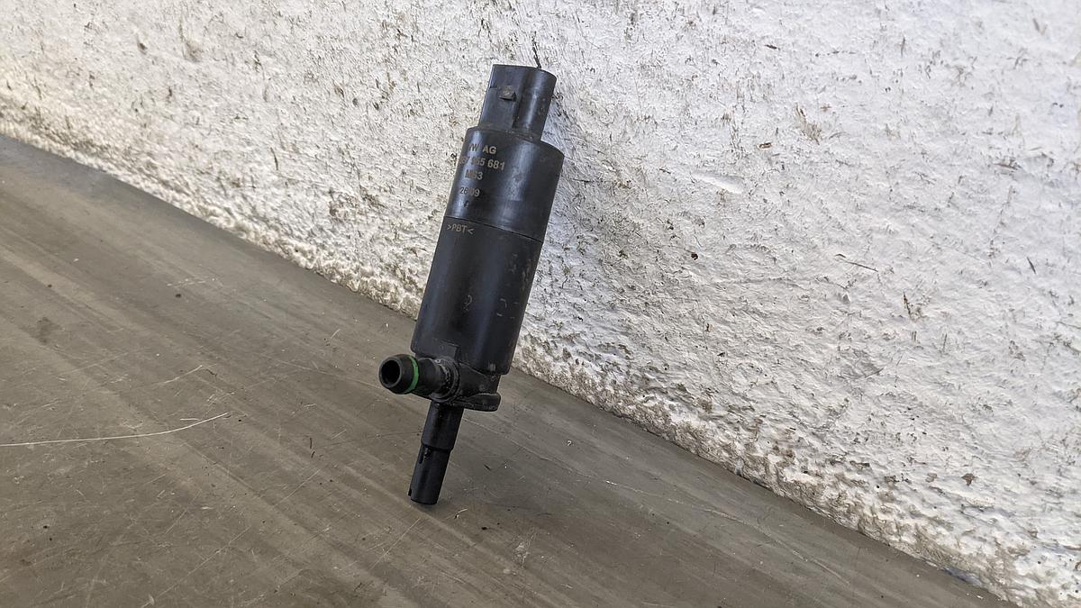 VW Golf 6 VI Pumpe Scheibenwaschanlage 1K6955651 Pumpe Waschwasser