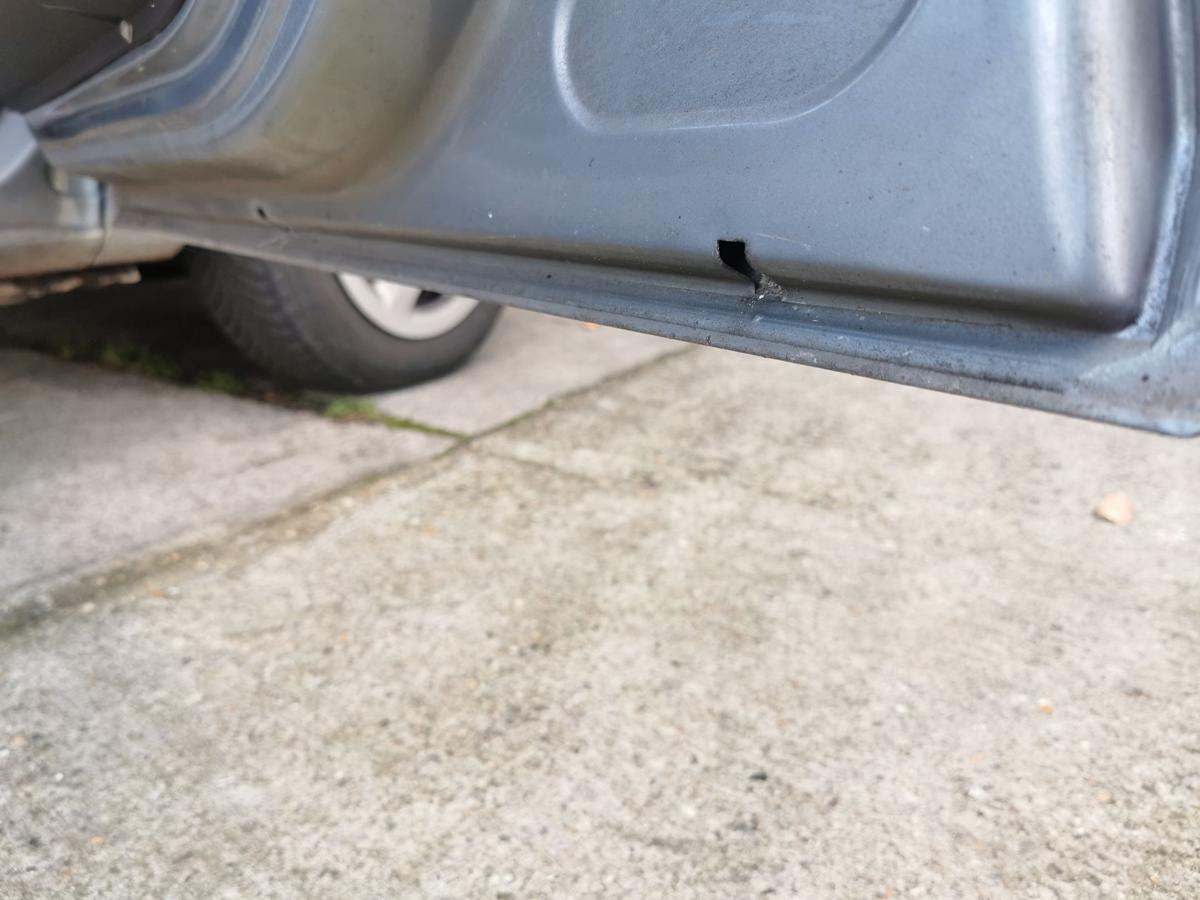 Opel Corsa D Beifahrertür Tür Autotür Rohbau vorn rechts 5trg Z163 Lichtsilber