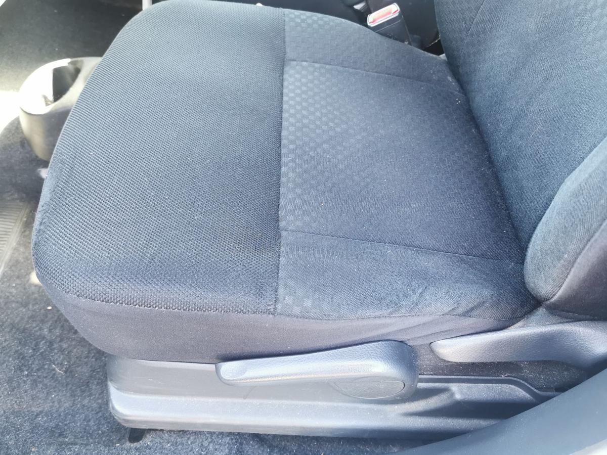 Daihatsu Materia M4 Fahrersitz Sitz Autositz Stoff vorn links Höhenverstellung