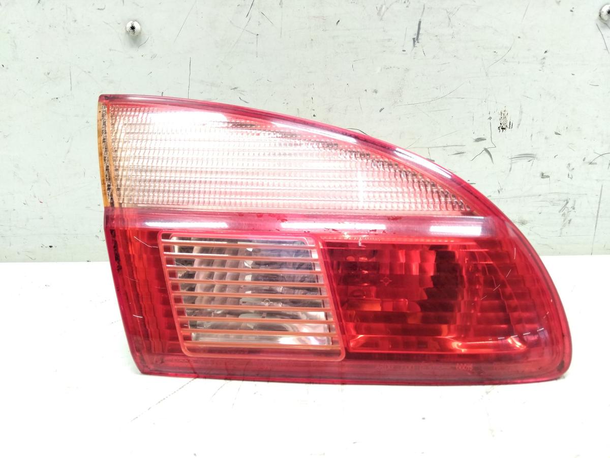 Toyota Avensis T22 Kombi R&uuml;ckleuchte Schlussleuchte links innen Facelift BJ2002
