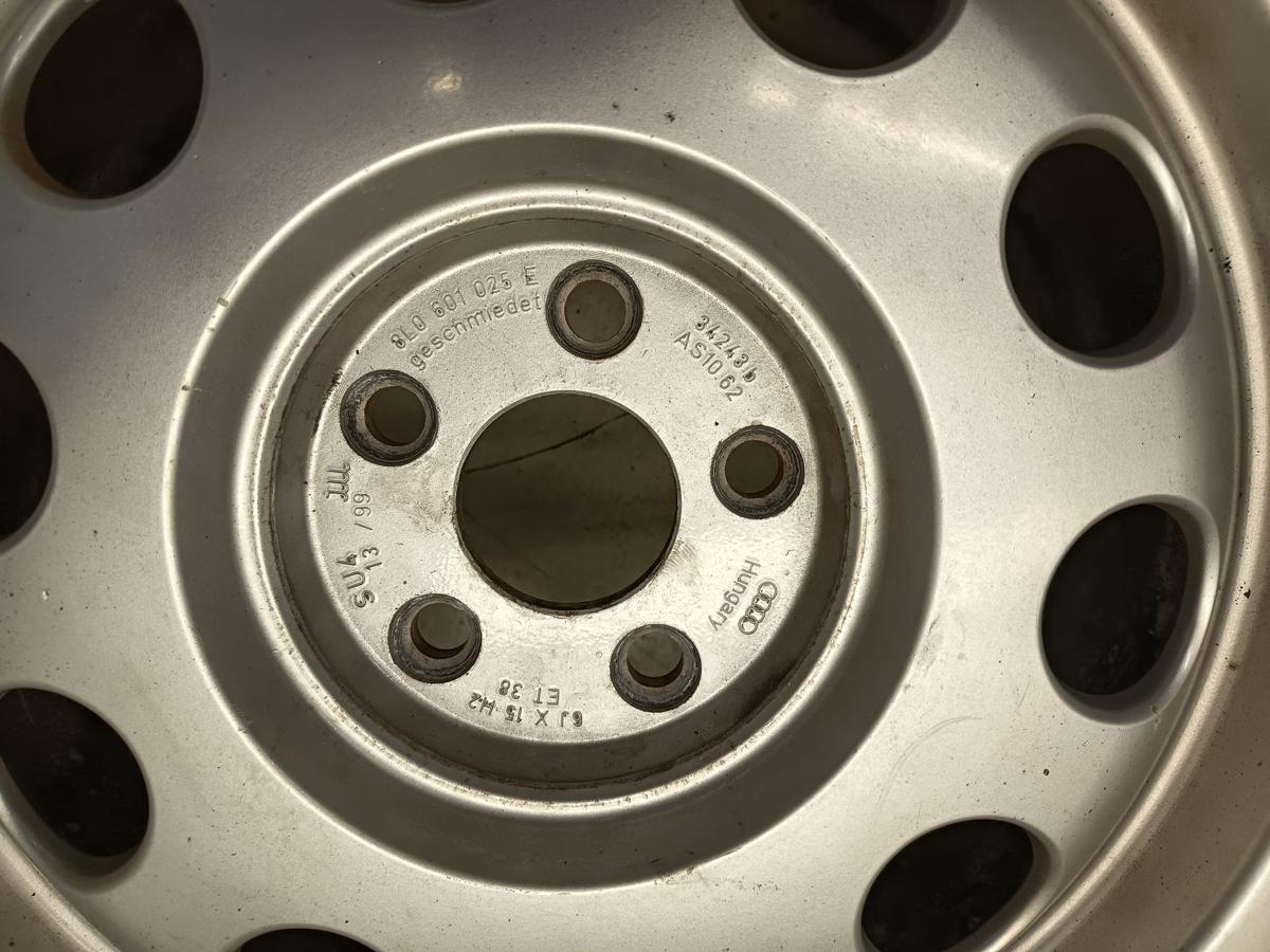 Audi A3 8L original Alufelgensatz Satz Alufelgen 8L0601025E Bj 1999