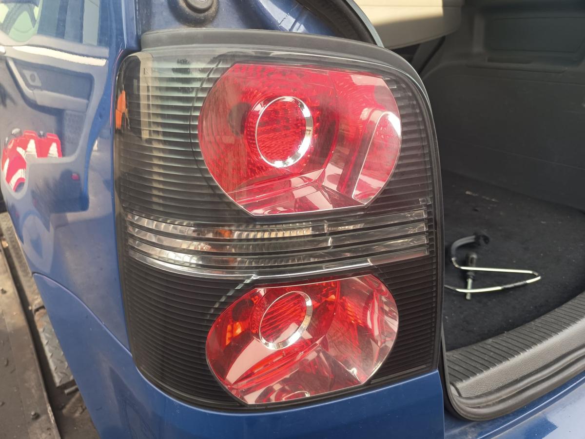 VW Touran GP 1T original R&uuml;ckleuchte links Heck Schlusslicht Bj 2009