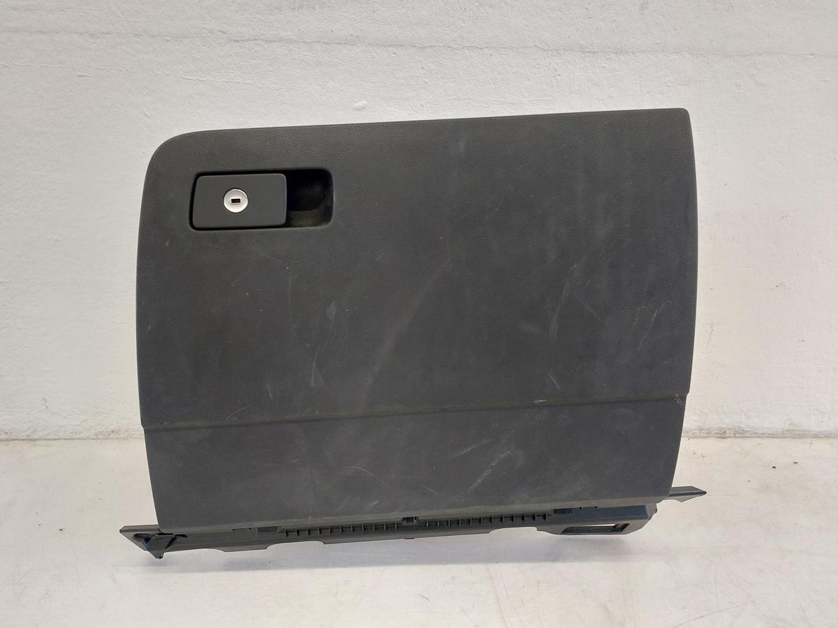 VW Passat 3G B8 Limo Handschuhfach rechts Schalttafelkasten Handschuhkasten