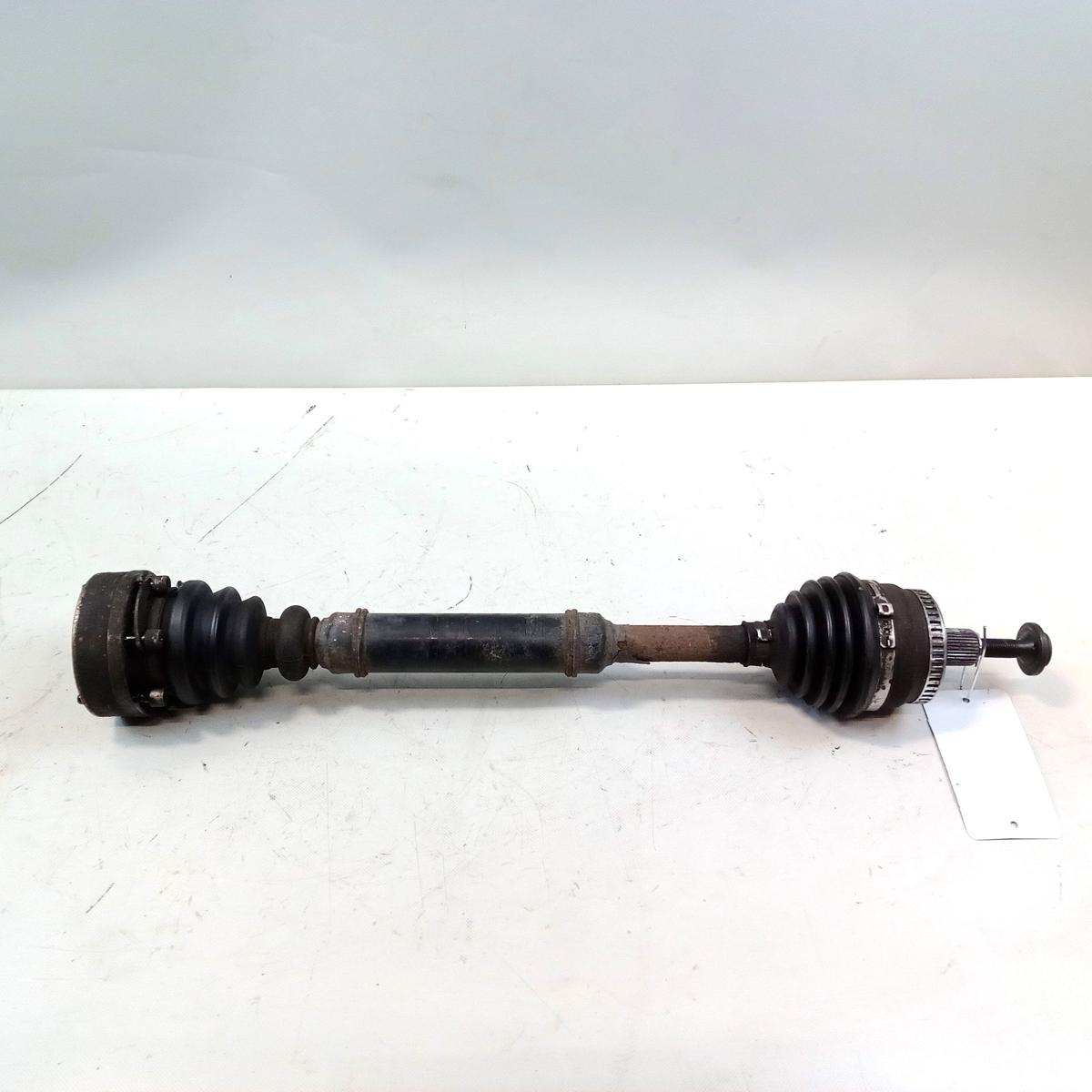 Audi A4 B5 original Antriebswelle Gelenkwelle vorn links 1.6 74kw Bj.1997