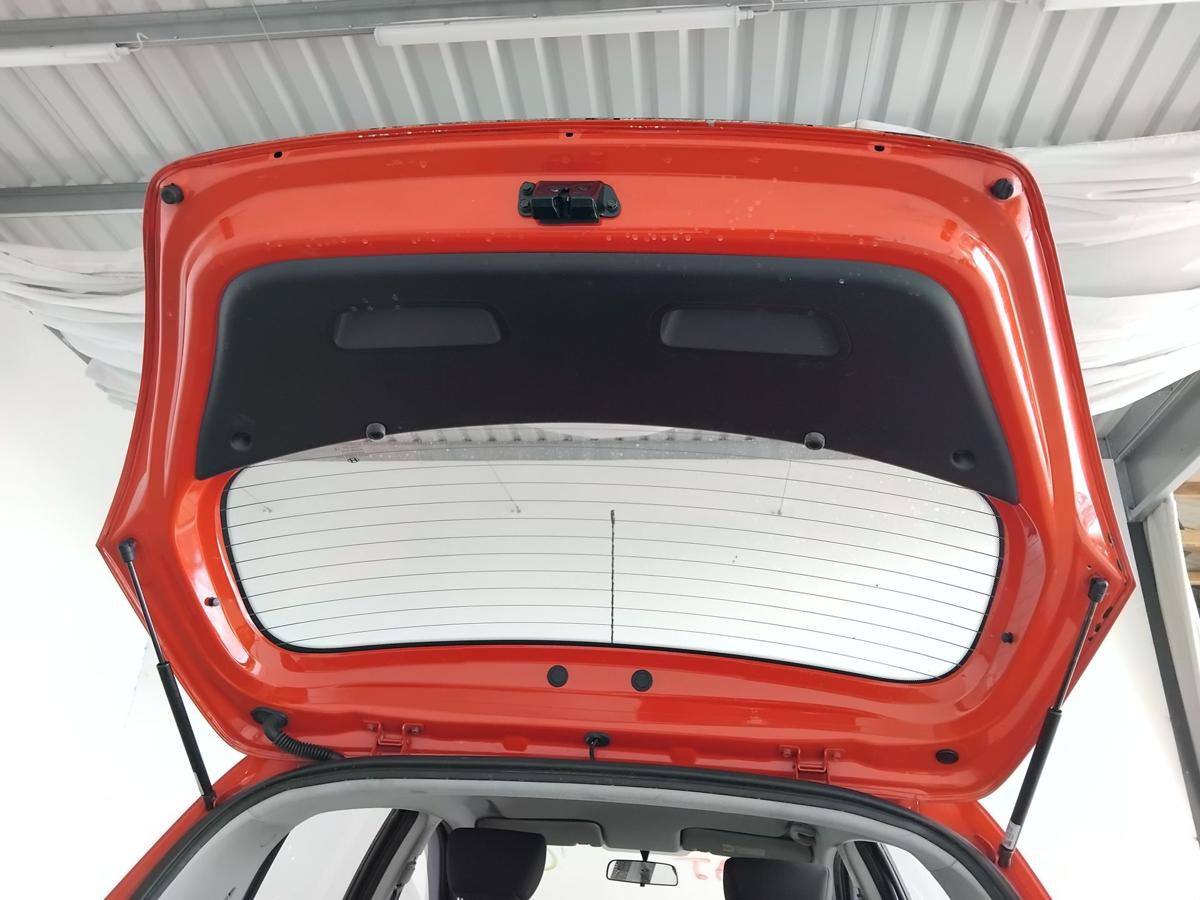 Hyundai i20 PB Heckklappe BH Electric Red mit Heckscheibe BJ2009