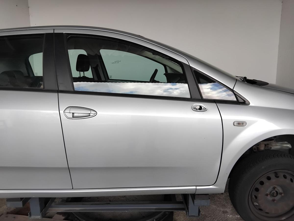 Fiat Grande Punto 199 Tür vorn rechts Beifahrertür 5-Türer BJ2009 589/A Grigio Argento Vivo Metallic