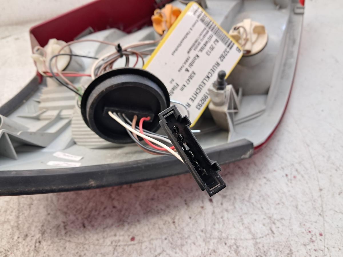 Skoda Fabia 2 5J original R&uuml;ckleuchte Heckleuchte rechts Kombi Flie&szlig;heck BJ2013