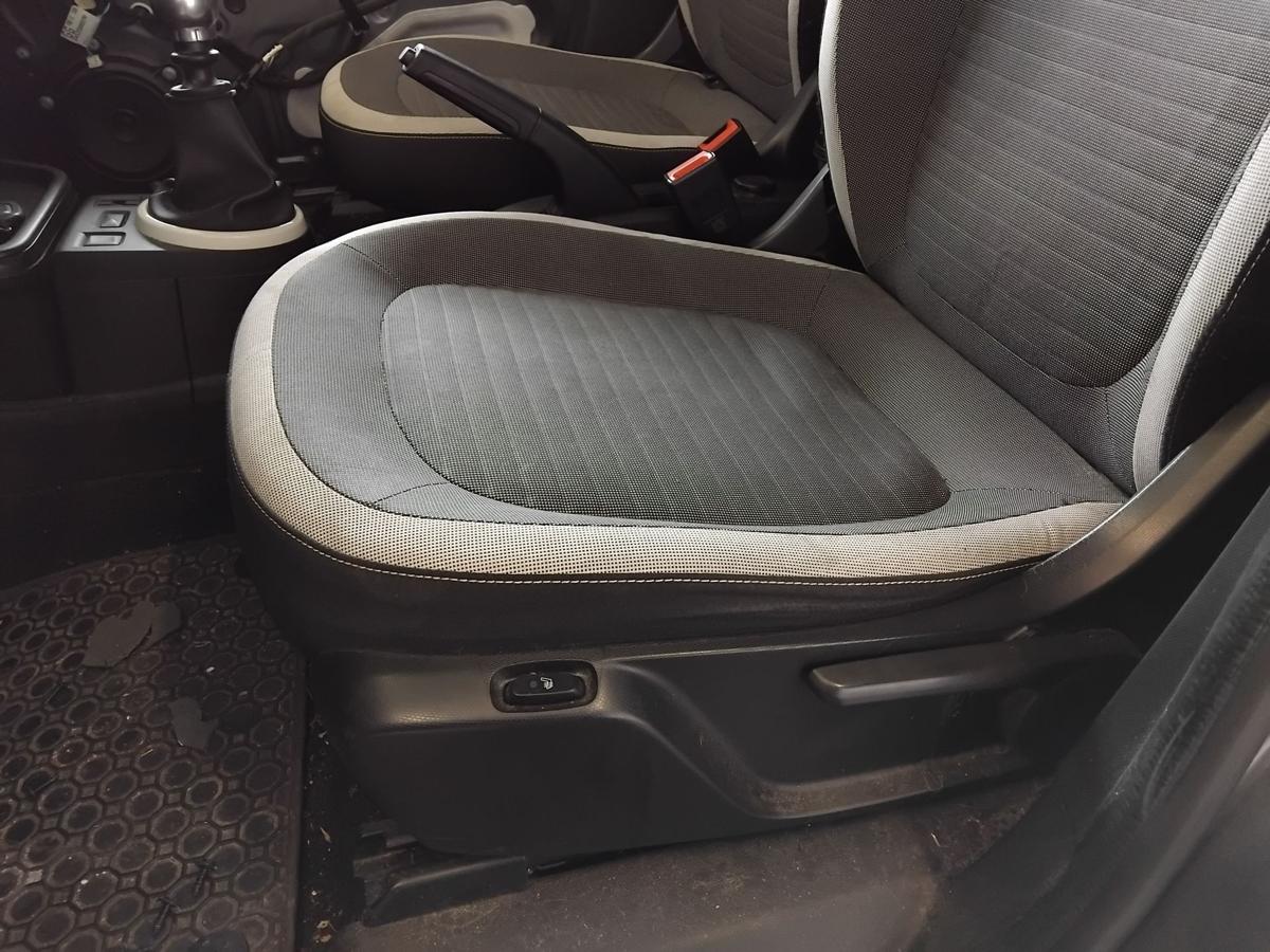 Renault Twingo 3 original Sitz vorn links Fahrersitz Stoff grau beheizt BJ2018