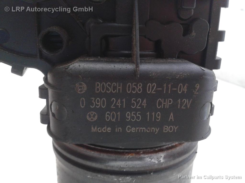 VW Polo 9N BJ2003 Wischermotor vorn 6Q1955119A Bosch 0390241524