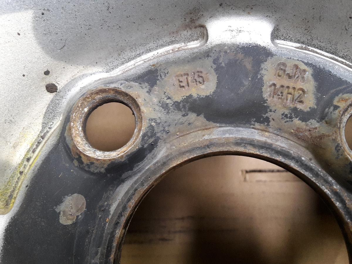 VW Passat Variant 35i original Satz Stahlfelgen 6Jx14 ET45 Bj 1996