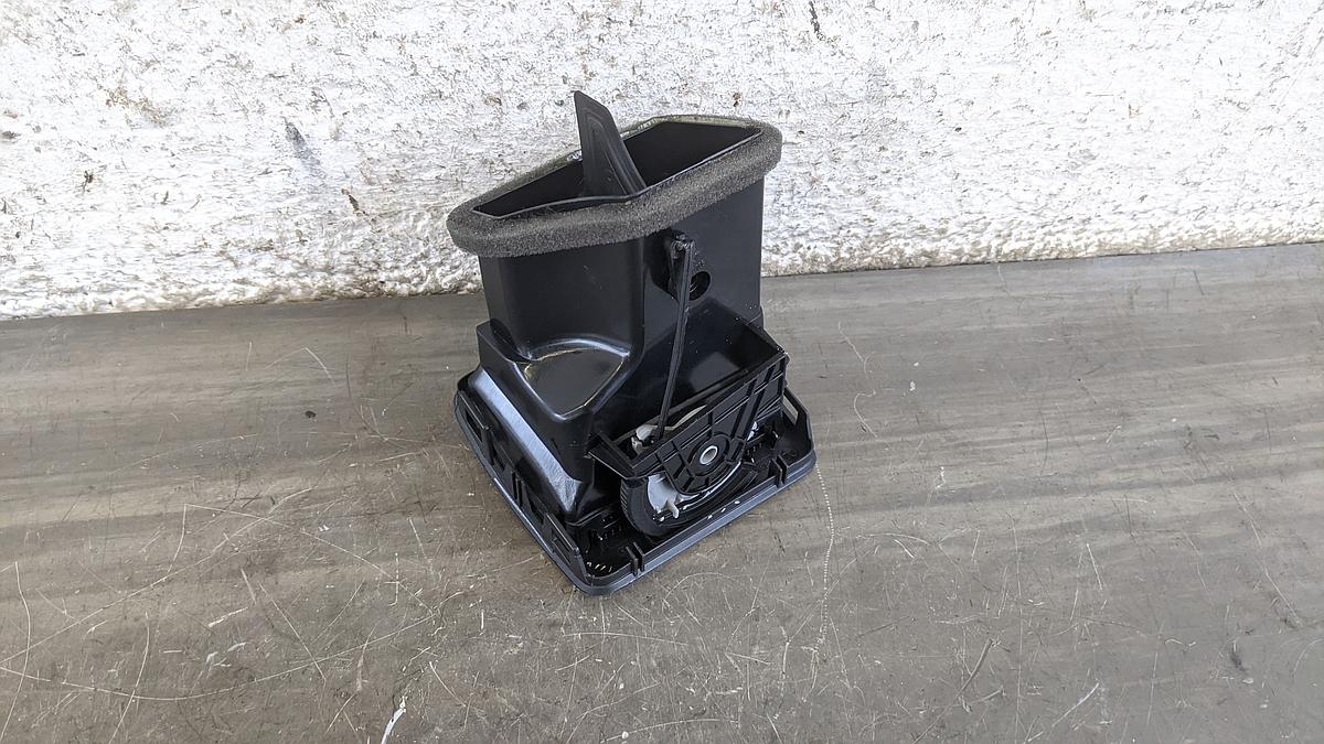 VW Jetta 1K2 Luftd&uuml;se vorn rechts Luftdusche L&uuml;ftung 1K0819710