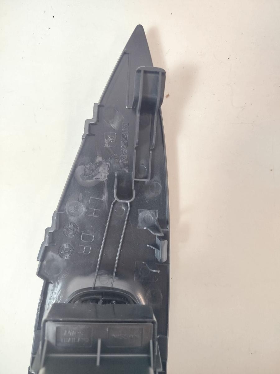 Nissan Qashqai J11 Schalter Fensterheber vorn links 4 Fach Fensterheberschalter