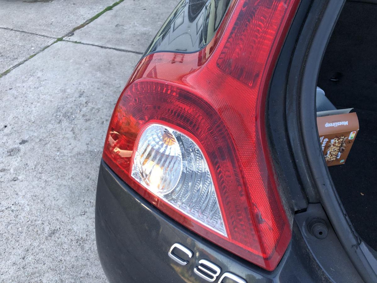 Volvo C30 Typ M R&uuml;ckleuchte links R&uuml;cklicht Heckleuchte kleiner Schaden