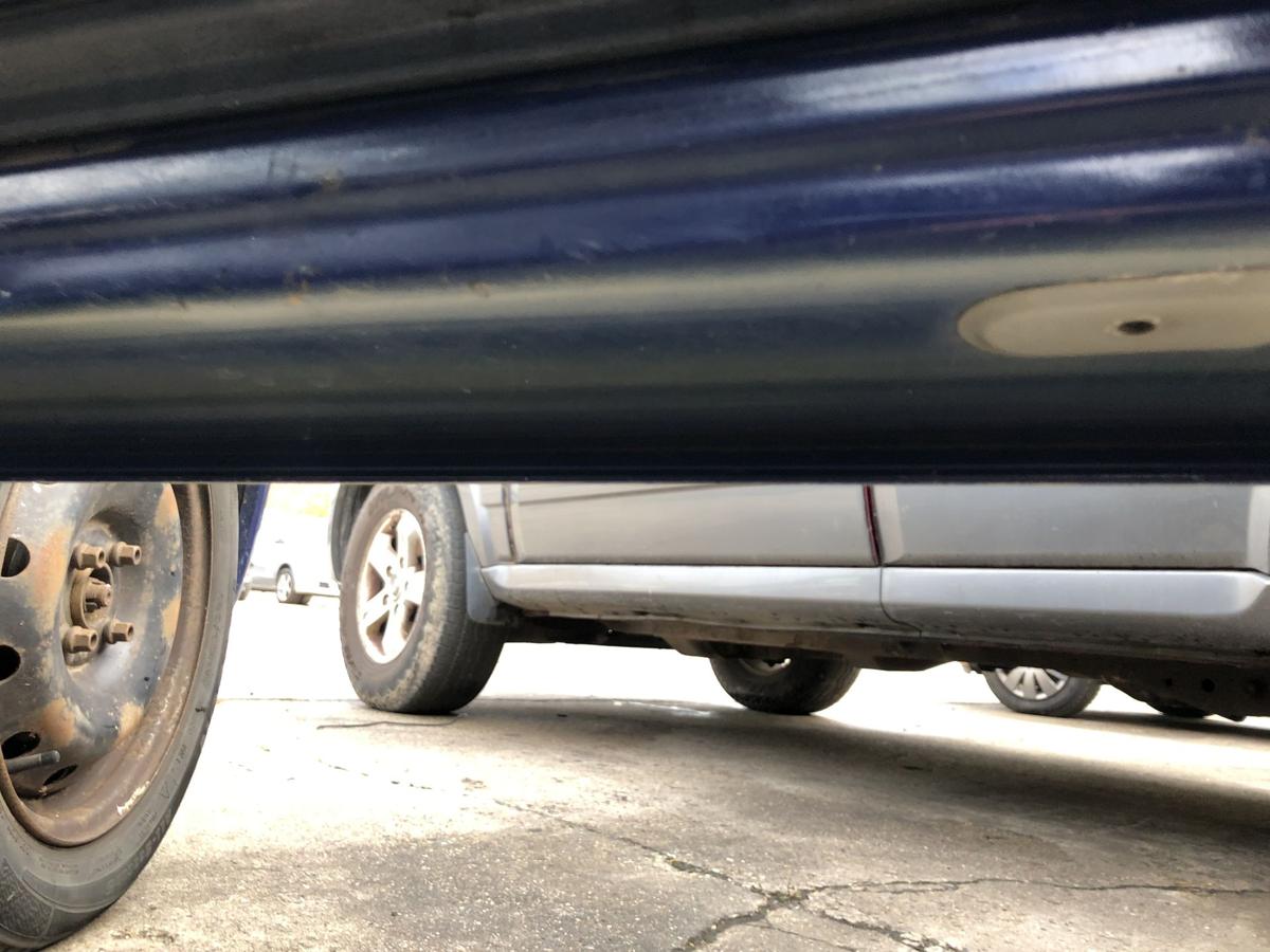 Dacia Logan MCV Tür vorn rechts Beifahrertür im Rohbau OV61H Blue Marine Delle