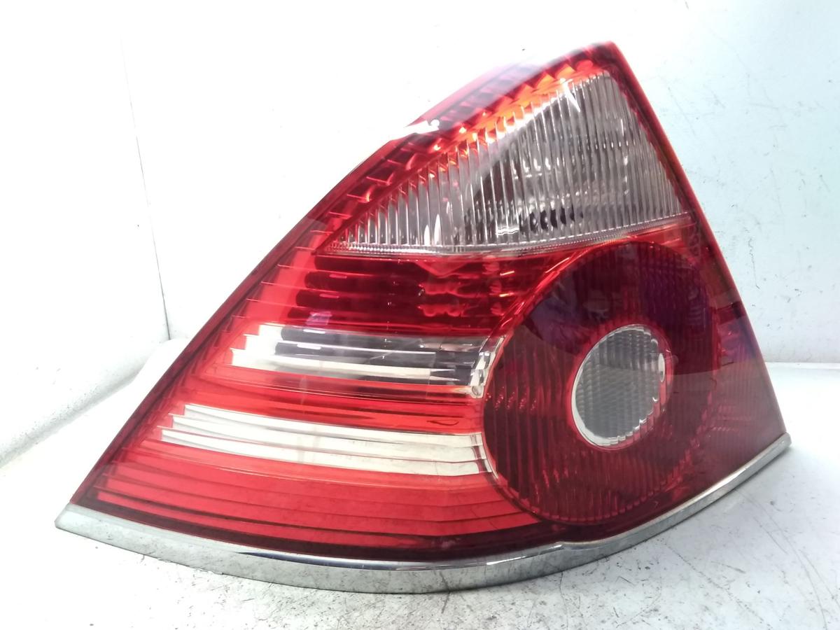 Ford Mondeo 3 orig R&uuml;ckleuchte Heckleuchte links Limo Flie&szlig;heck ab 05/2005 BJ06