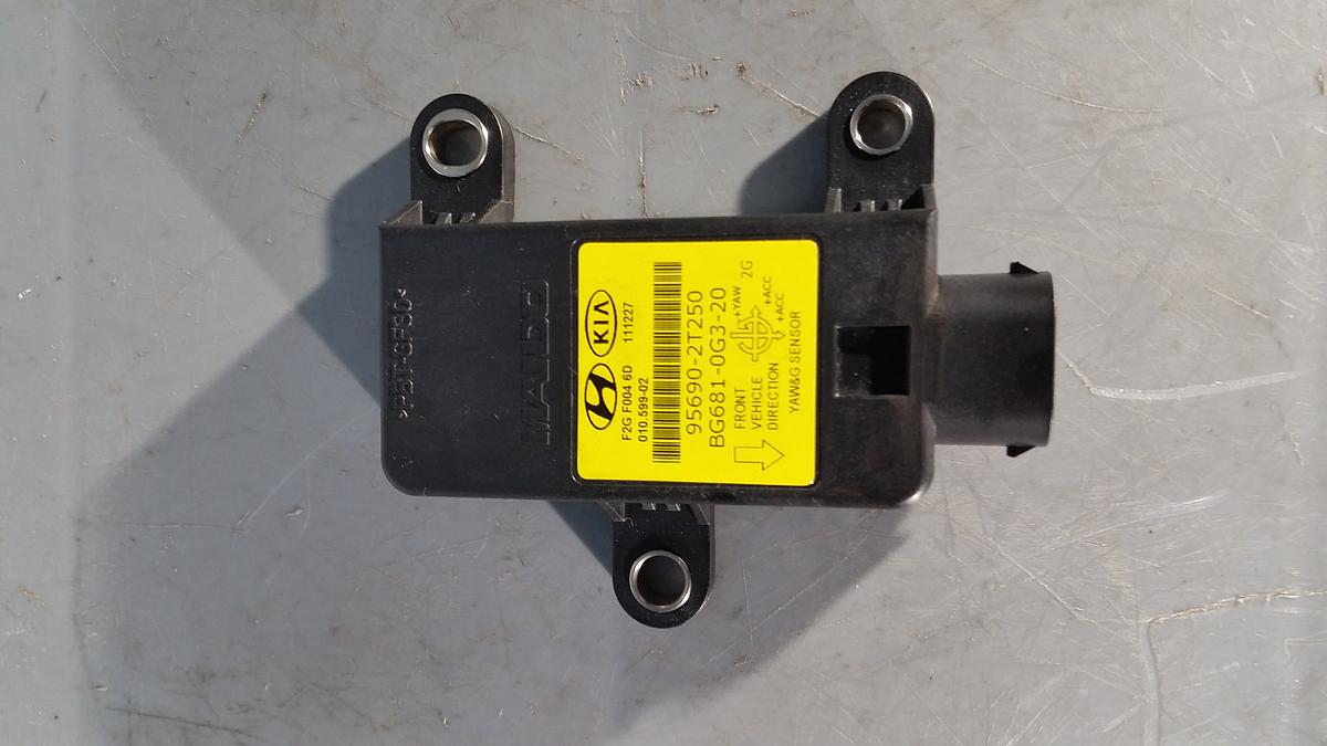 Hyundai i40 orig Sensor ESP Drehratensensor Bj 2012