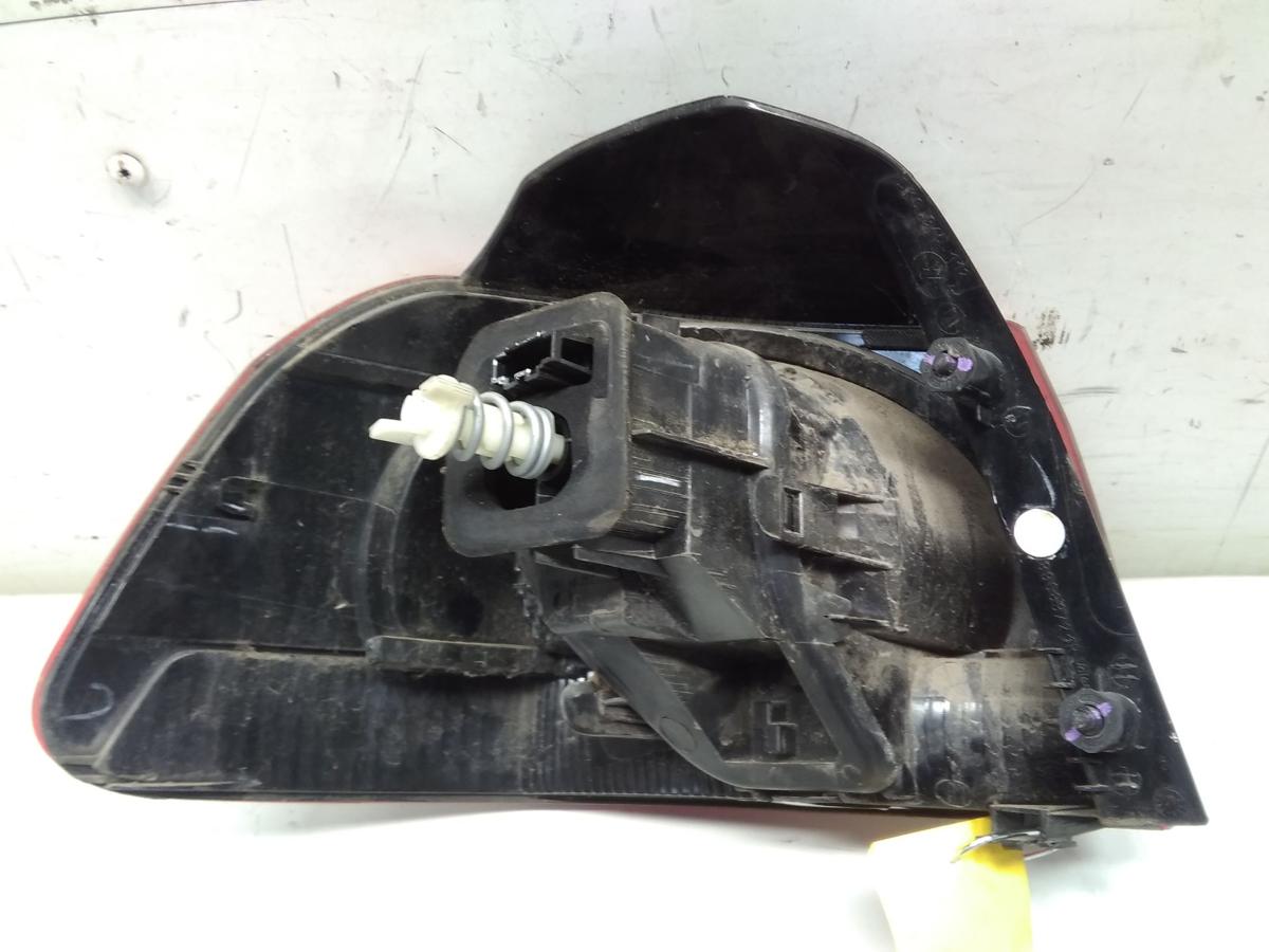 VW Golf 6 original Rückleuchte Schlussleuchte rechts außen Fließheck BJ2011