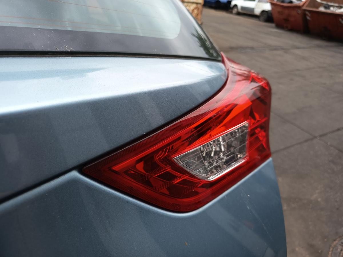 Toyota Auris E18 Limo original R&uuml;ckleuchte rechts innen Heckschlusslicht Bj2013