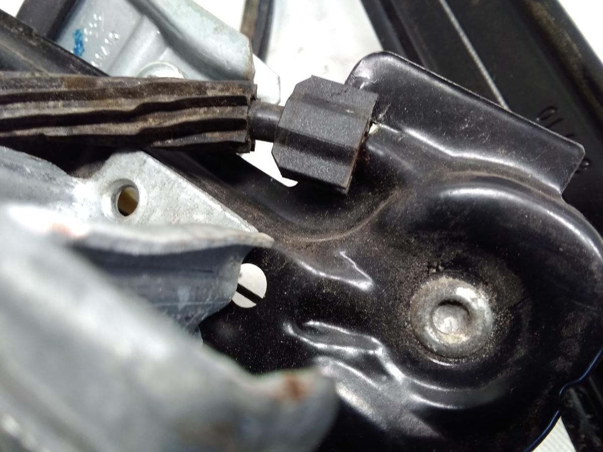 Seat Ibiza ST Kombi 6J orig.Fensterheber vorn links elektrisch mit Motor BJ2011