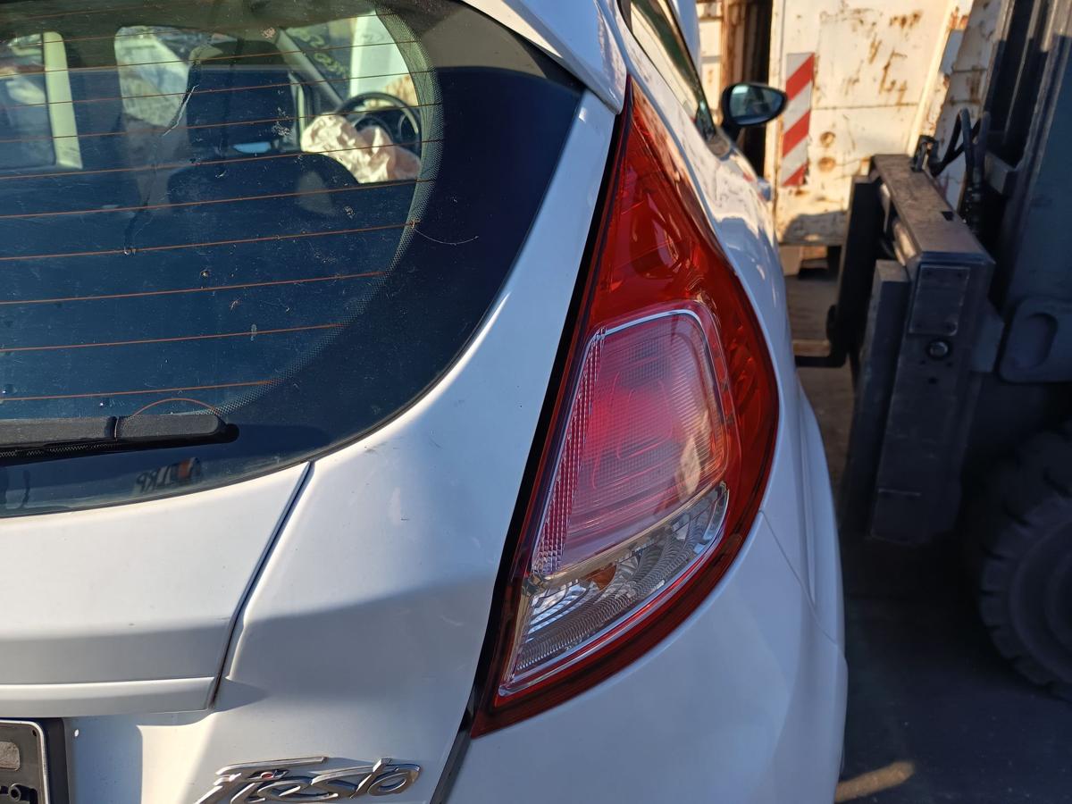 Ford Fiesta VI CCN orig R&uuml;ckleuchte rechts Heckleuchte Frost-Wei&szlig; Bj 2013