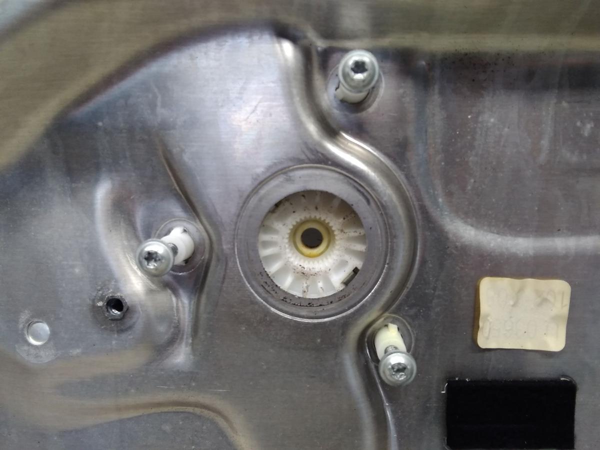 Audi A8 4E original Fensterheber hinten links elektrisch auf Grundplatte BJ2008
