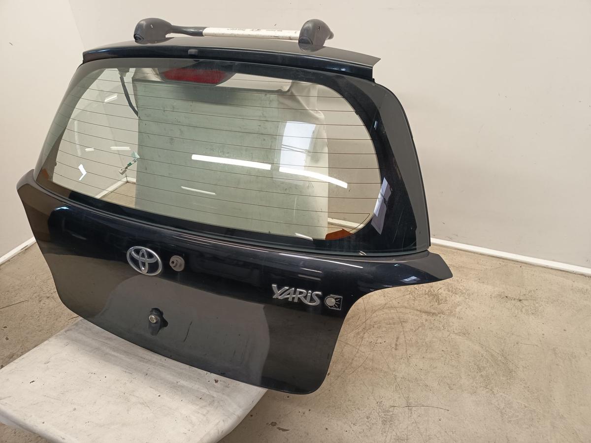 Toyota Yaris P10 original Heckklappe mit Scheibe (Roh) 209 Mysticschwarz Bj 2000
