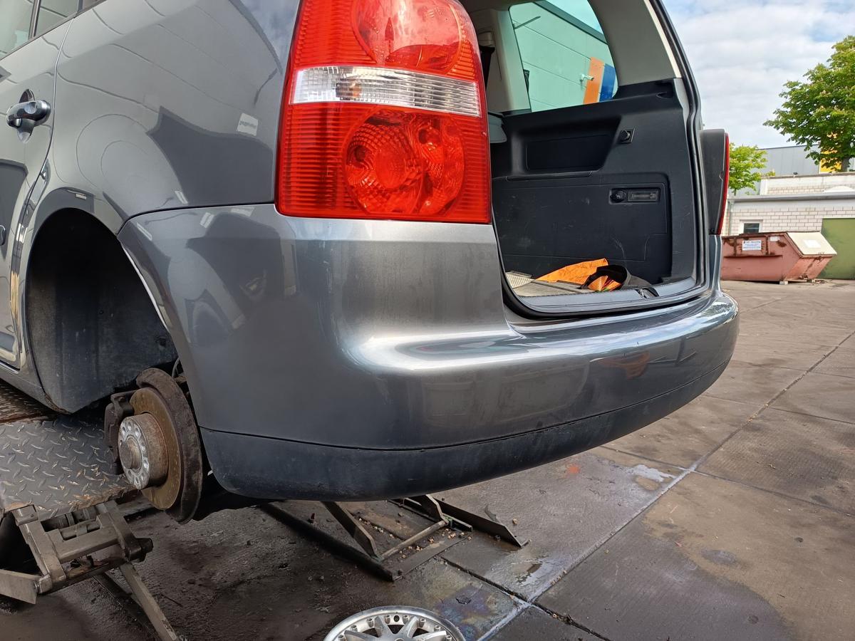 VW Touran 1T original Stoßstange Fänger hinten/Heck D7X Platingrau Bj 2006
