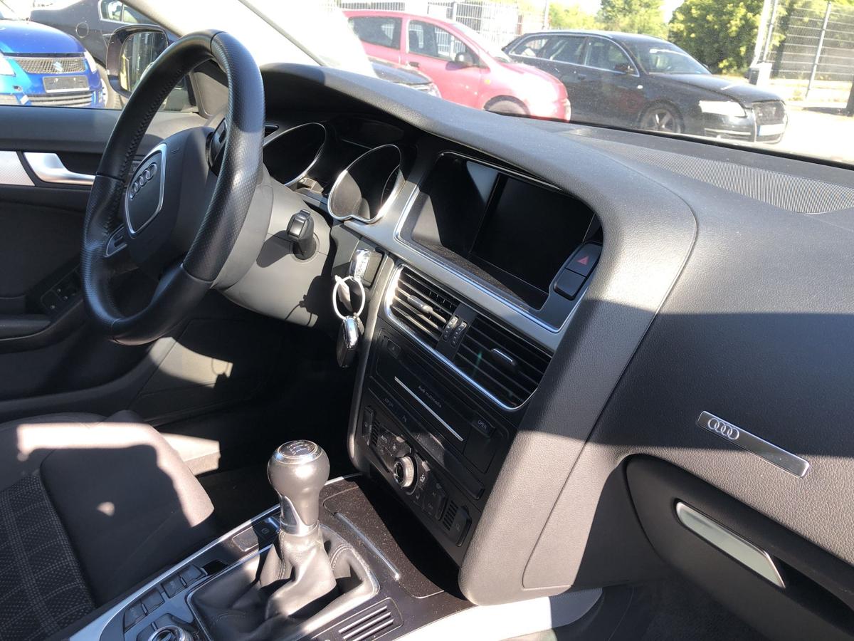 Audi A5 8T Sportback Armaturenbrett Armaturentafel Cockpit im Rohbau Dashboard