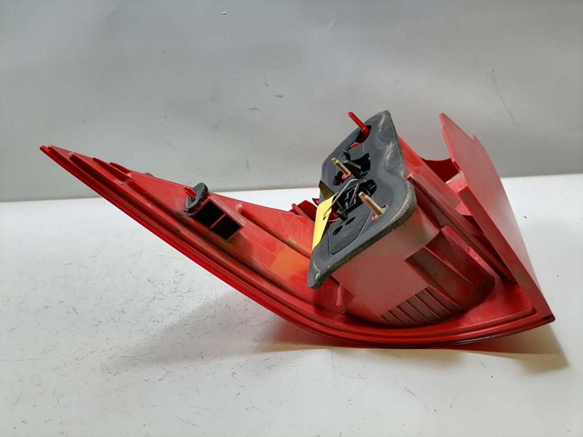 Peugeot 1007 original R&uuml;cklicht R&uuml;ckleuchte Schlussleuchte links Bj.2005