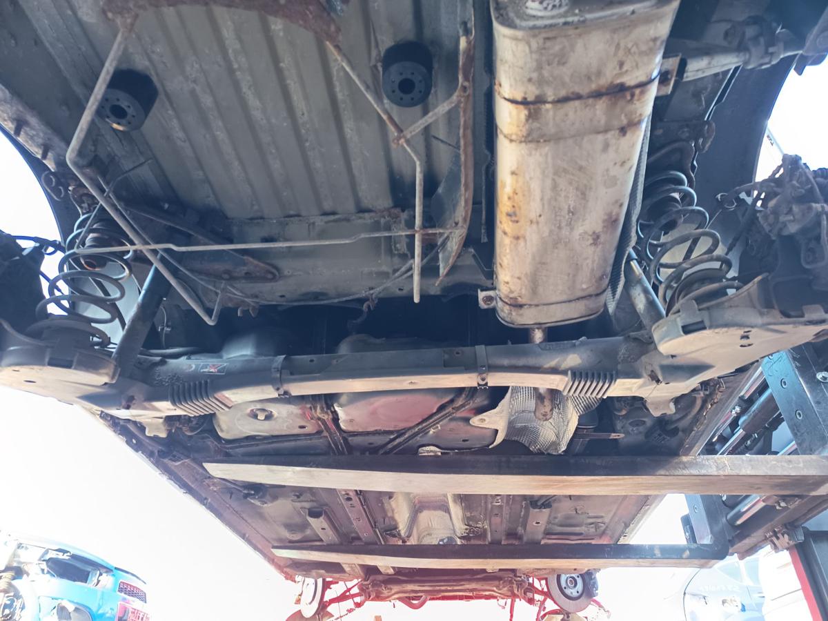 Citroen Berlingo II original Hinterachse Tr&auml;ger scheibengebremst Bj 2011