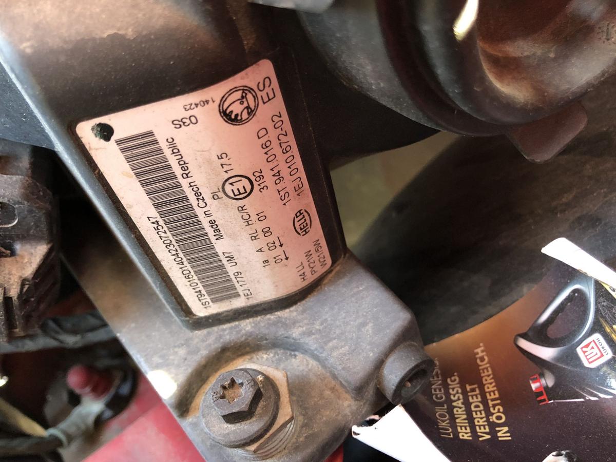 Skoda Citigo AA Scheinwerfer rechts Hauptscheinwerfer Lampe Halogen OE Hella