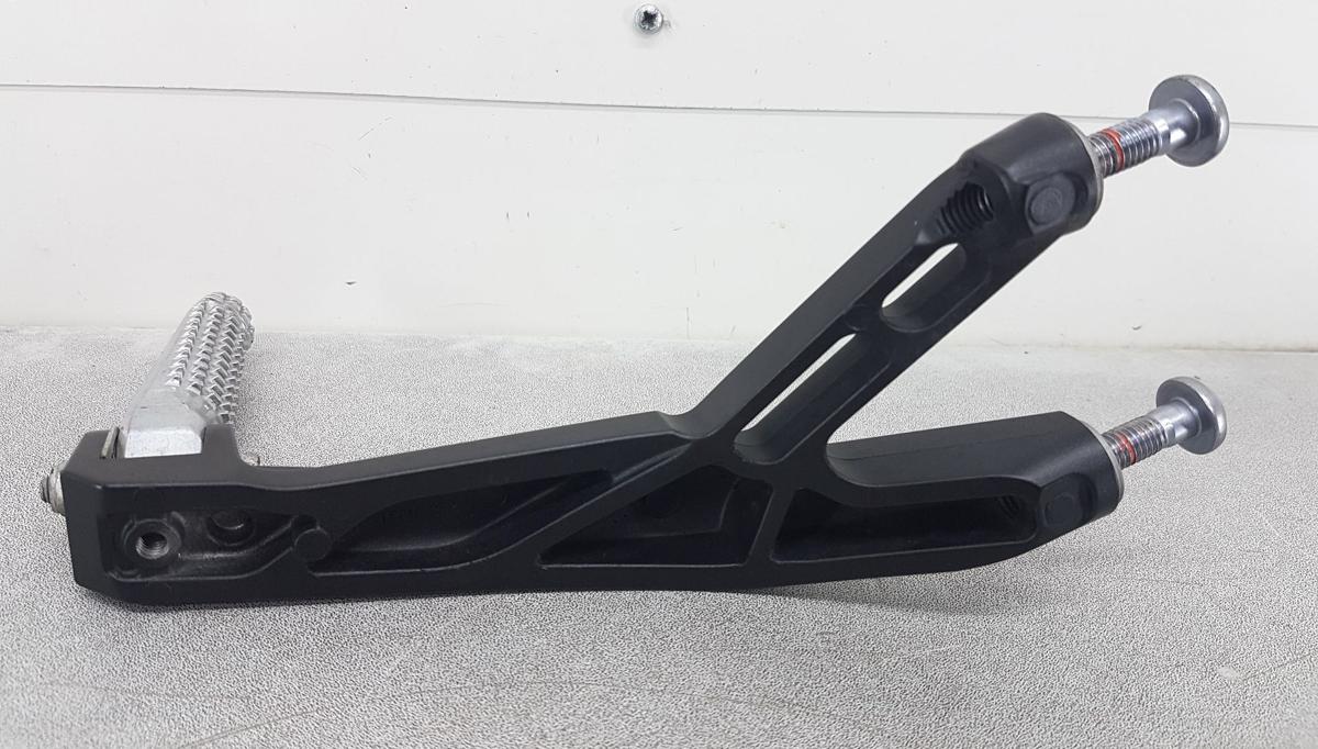 Yamaha YZF R1 RN65 Fußraste hinten links Bj2022 für Sozius Soziusfußraste