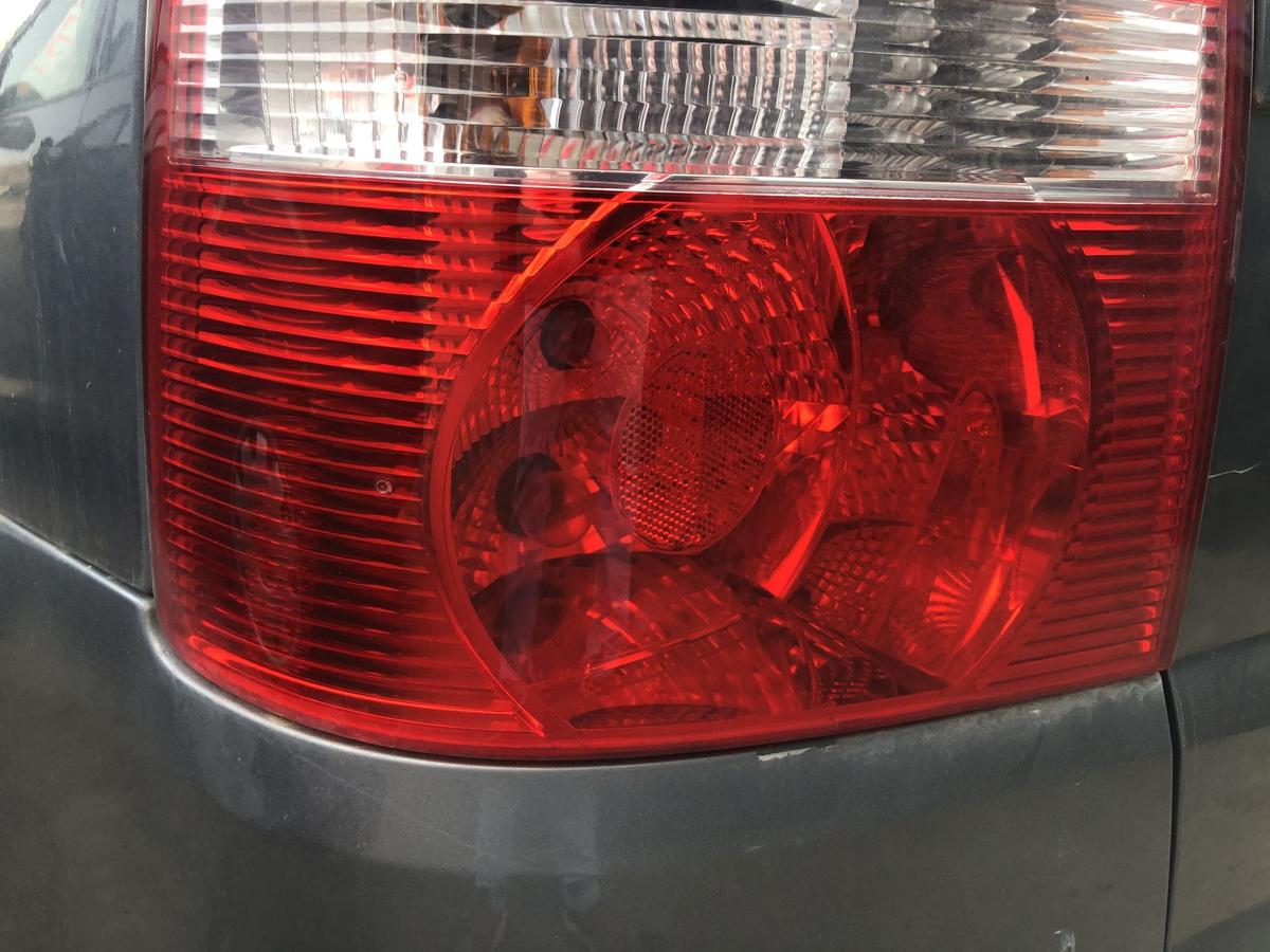 VW Touran 1T 1T1 R&uuml;ckleuchte links R&uuml;cklicht Heckleuchte bis 2006