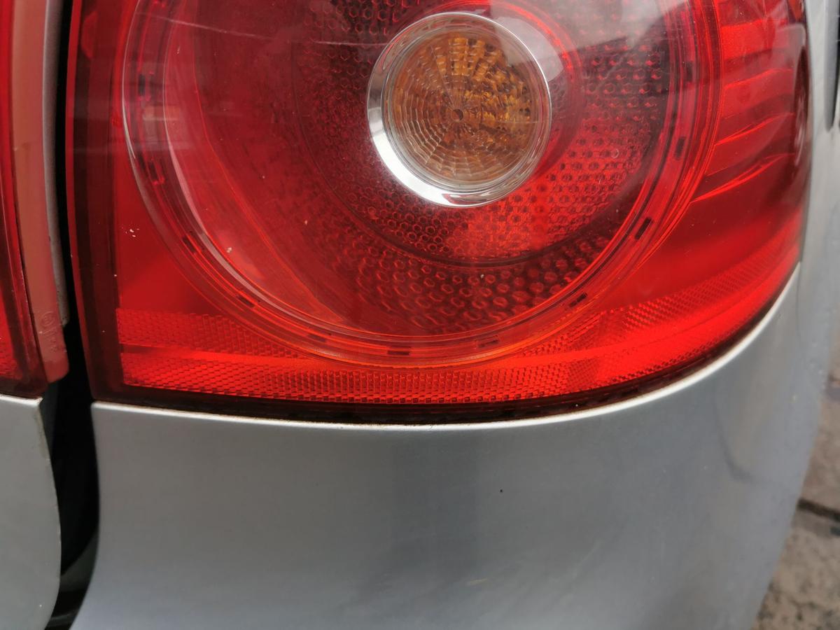 VW Golf V 5 Rückleuchte Schlussleuchte Rücklicht hinten aussen rechts 3 Türer
