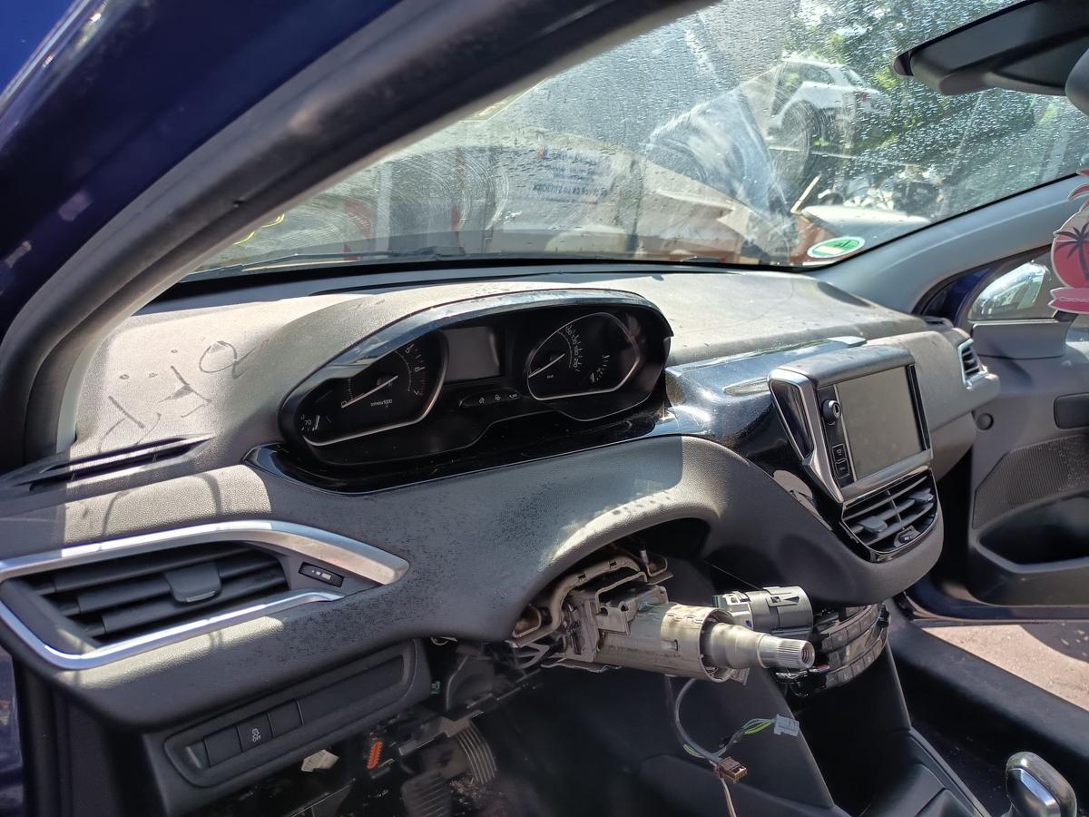 Peugeot 208 I orig Armaturenbrett Dashboard Bj 2012-2015