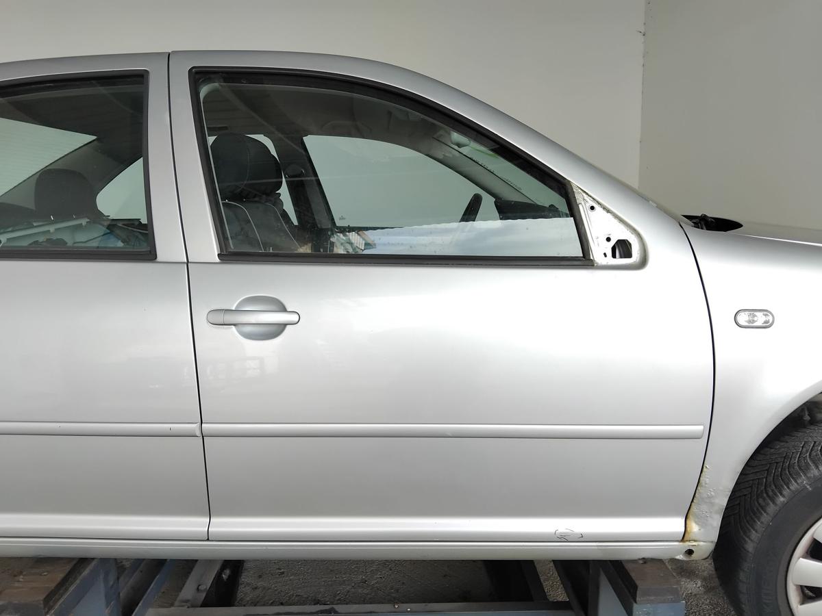 VW Bora 1J T&uuml;r vorn rechts Beifahrert&uuml;r LA7W reflexsilbermetallic BJ2002