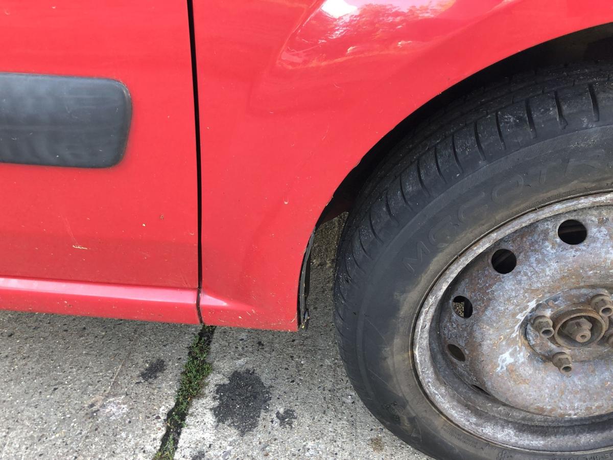 Dacia Logan MCV Kotfl&uuml;gel rechts Beifahrerseite Seitenwand OV21D Red Passion