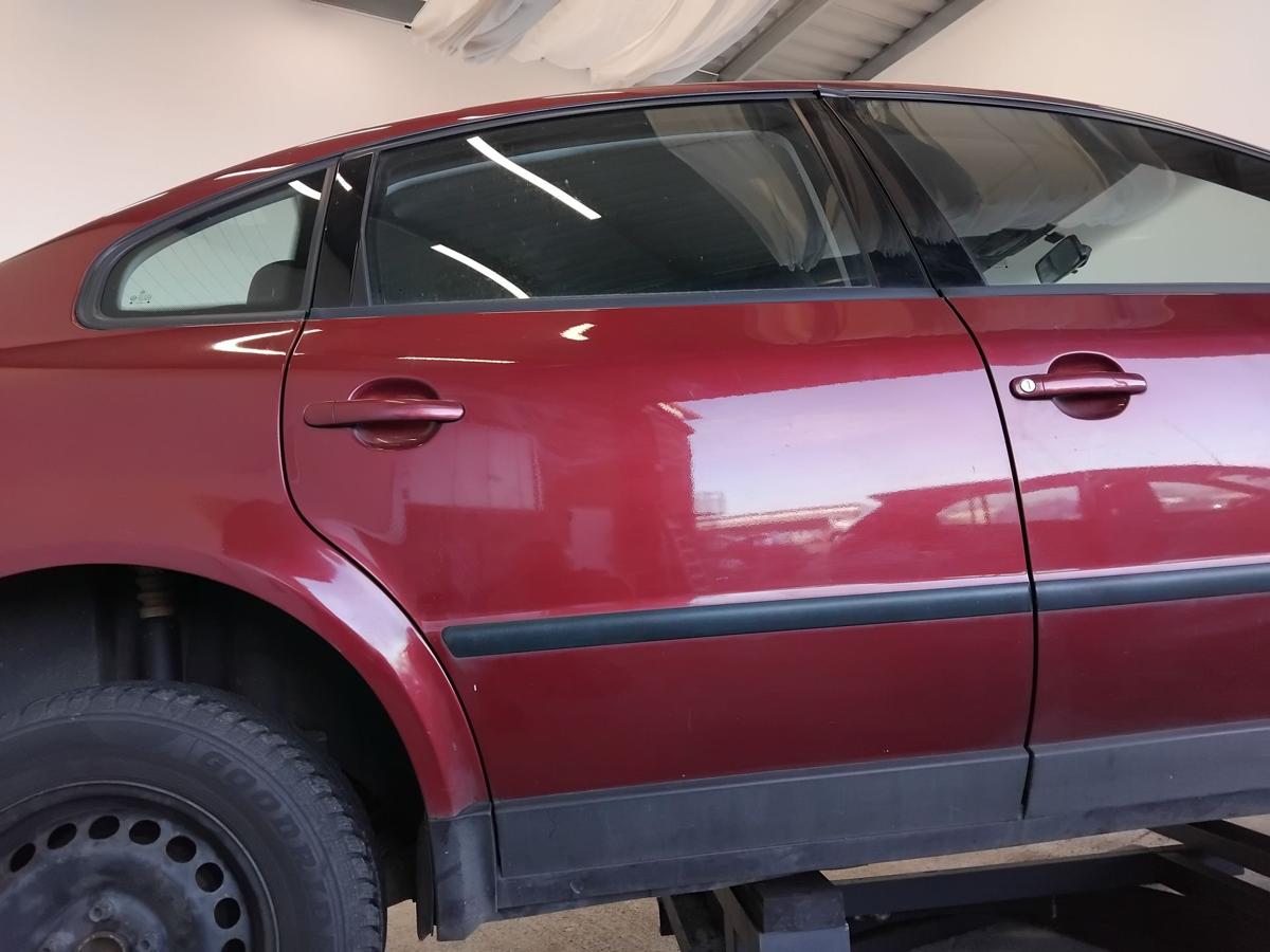 VW Passat 3B Limousine T&uuml;r hinten rechts coloradorotmetallic LB3Y BJ1997
