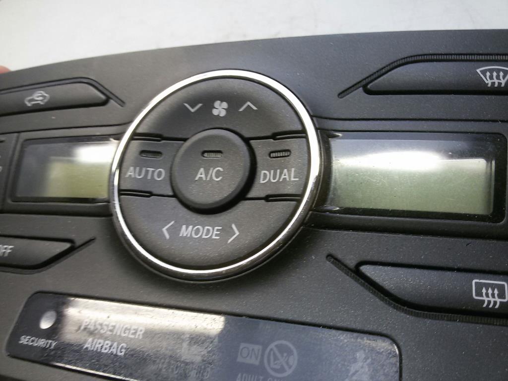 Toyota Auris Klimabedienteil Heizungsregulierung 5590002301A E15J BJ2012