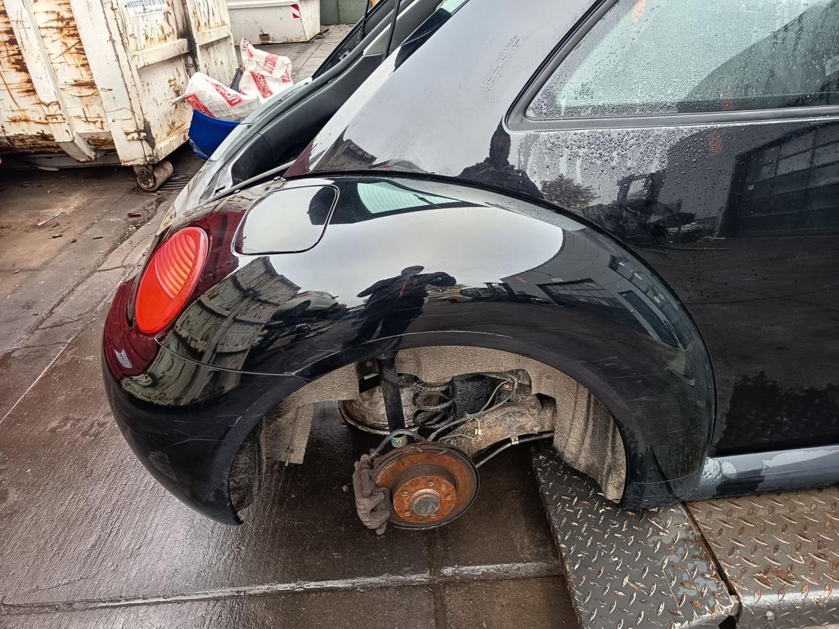 VW New Beetle orig Kotflügel hinten rechts Seitenteil 041 Brilliantschwarz Bj 04