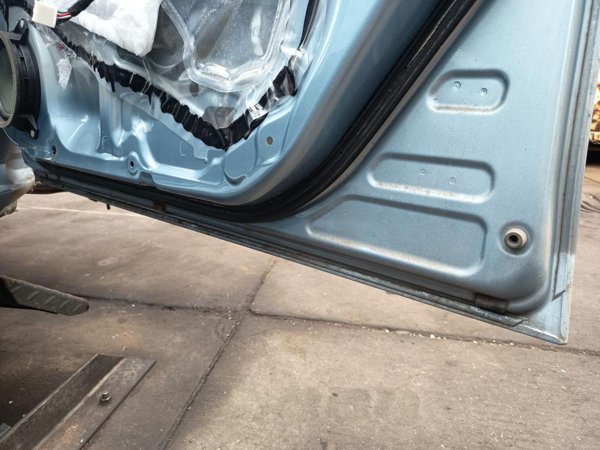Toyota Auris E18 original T&uuml;r vorn rechts Beifahrer Rohbau 8N0 Arktisblau Bj2013